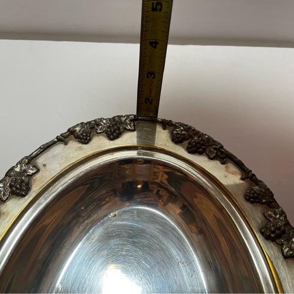 Vintage crescent silver plated oval bread serving dish ornate grape vine  9’x12’ - Picture 11 of 15
